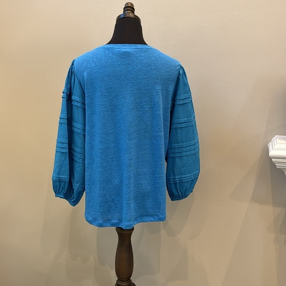 Chico’s peacock blue top with linen pleated sleeve size L ( Chico’s size 2) - Picture 4 of 8